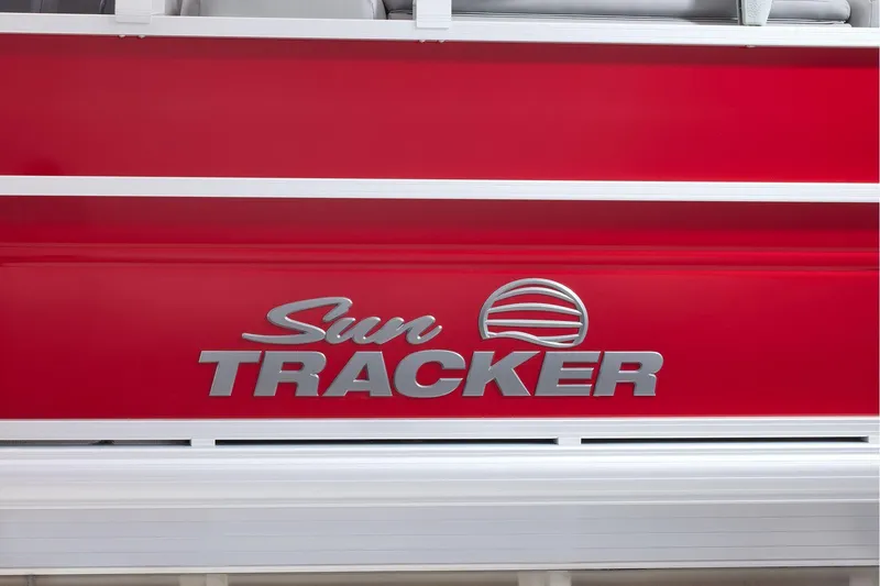 Slide: The Image of Sun Tracker Party Barge 22 DLX 2026 - 75