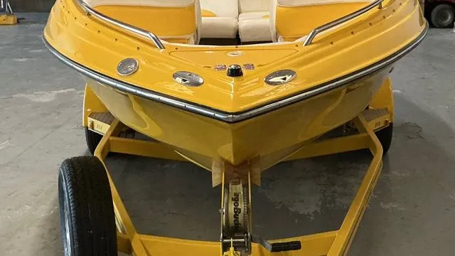 Slide: The Image of Crownline Boats 202 BR 2003 - 8