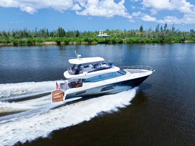 Slide: The Image of Prestige 560 2017 - 86