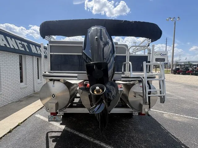 Slide: The Image of Lowe Ultra 182 Fish and Cruise 2025 - 5