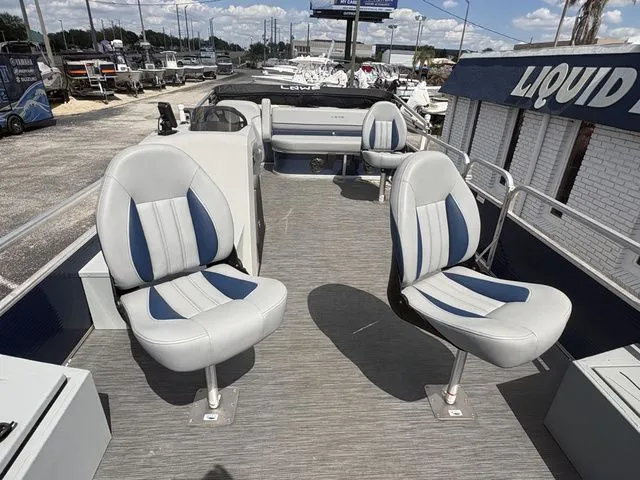 Slide: The Image of Lowe Ultra 182 Fish and Cruise 2025 - 7