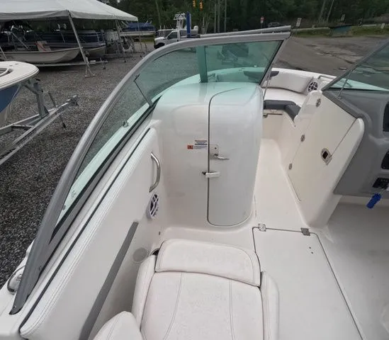 Slide: The Image of Robalo R207 Dual Console 2021 - 15