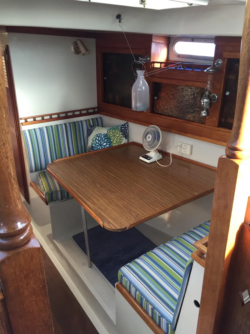 Slide: The Image of Dinett Table - 47