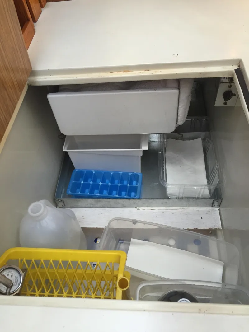 Slide: The Image of Large Capacity Fridge & Freezer - 54