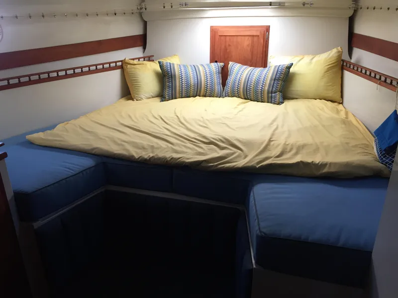 Slide: The Image of Large Centerline Bed - 78