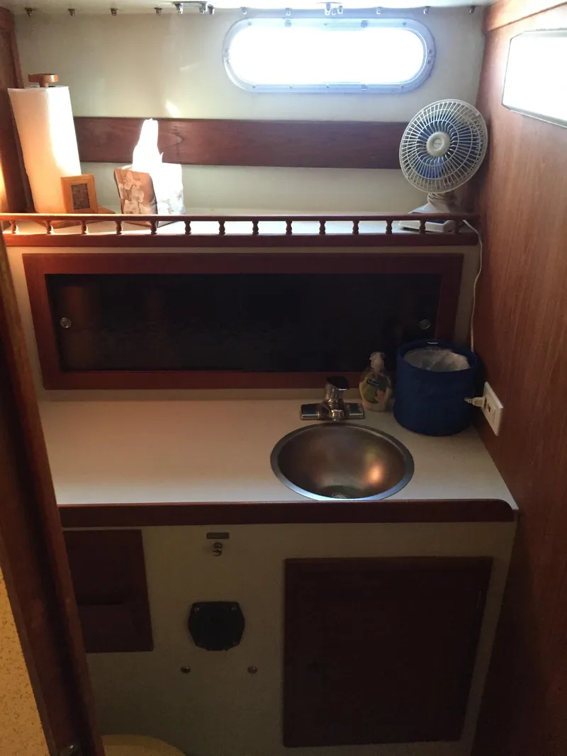 Slide: The Image of Large Vanity & Storage #2 - 84