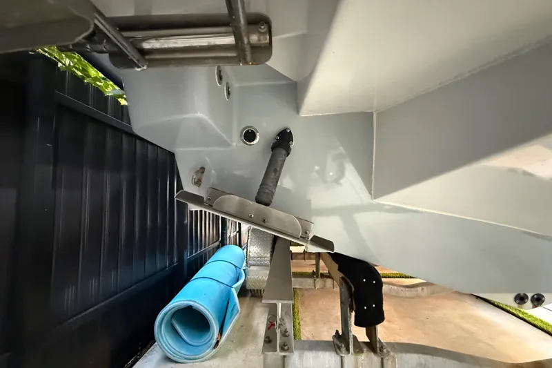 Slide: The Image of Rear view of a 2005 Formula 330 Sun Sport boat on a trailer. - 27