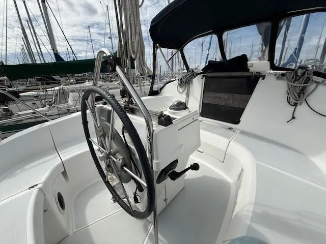 Slide: The Image of Hunter 29.5 1994 - 6