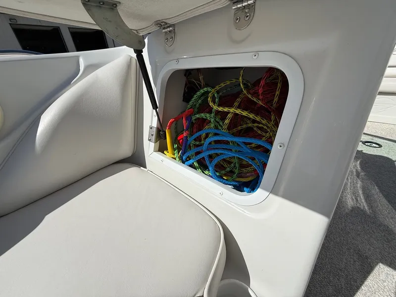 Slide: The Image of Crownline Boats 216 LS 2005 - 11