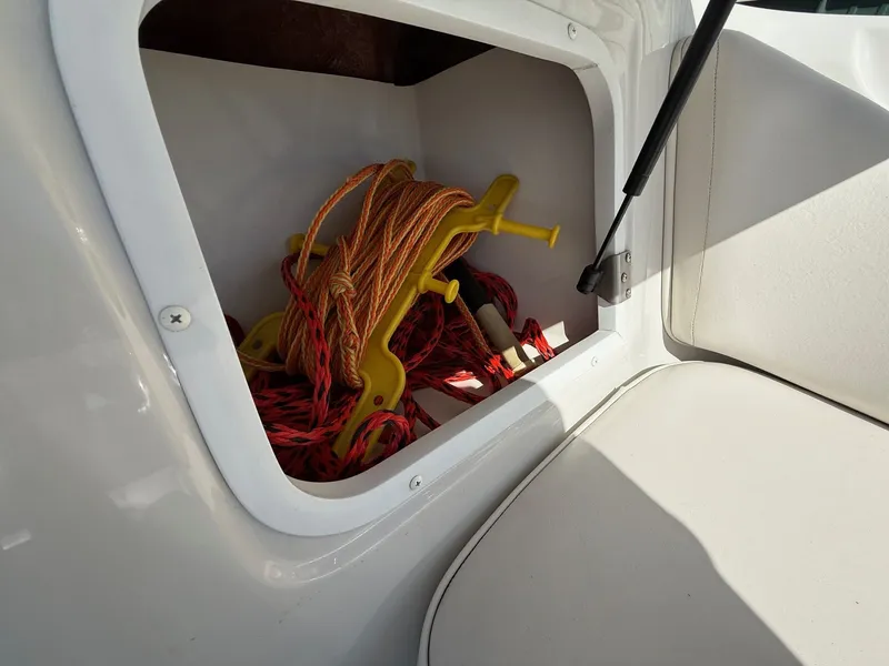 Slide: The Image of Crownline Boats 216 LS 2005 - 12