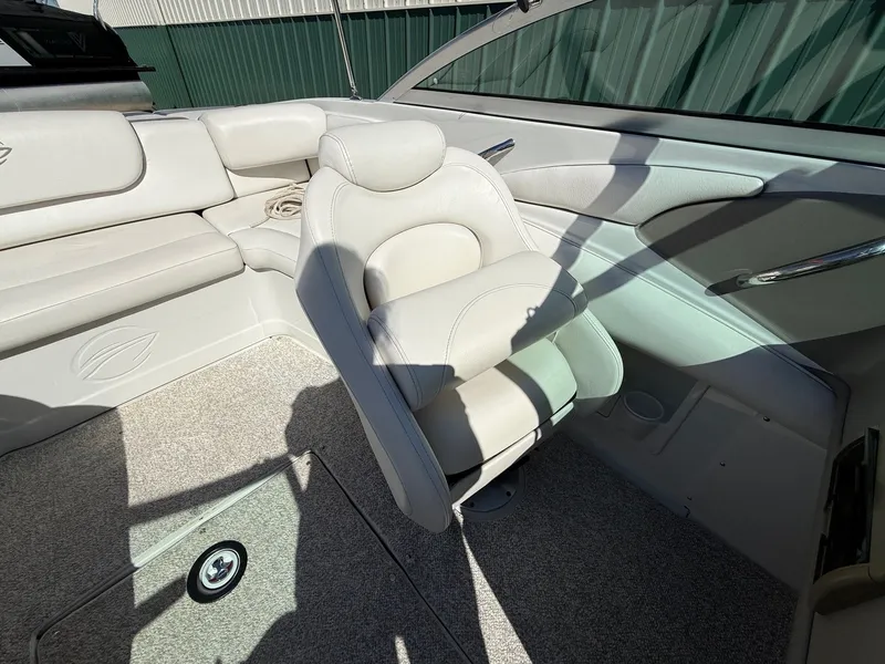 Slide: The Image of Crownline Boats 216 LS 2005 - 14
