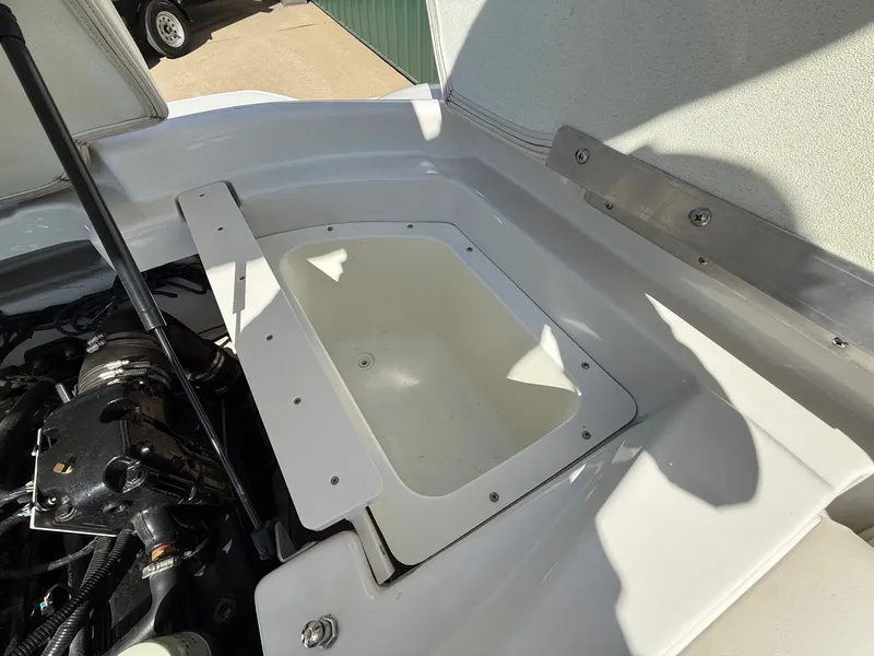 Slide: The Image of Crownline Boats 216 LS 2005 - 26