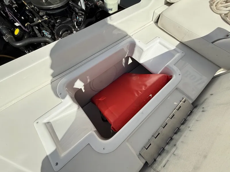 Slide: The Image of Crownline Boats 216 LS 2005 - 27