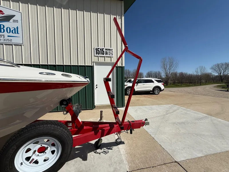 Slide: The Image of Crownline Boats 216 LS 2005 - 31