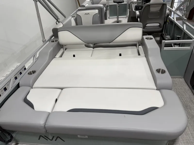 Slide: The Image of Avalon VNT VRB21T 2026 - 12