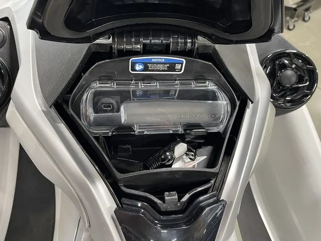 Slide: The Image of Sea-Doo GTX 2024 - 11