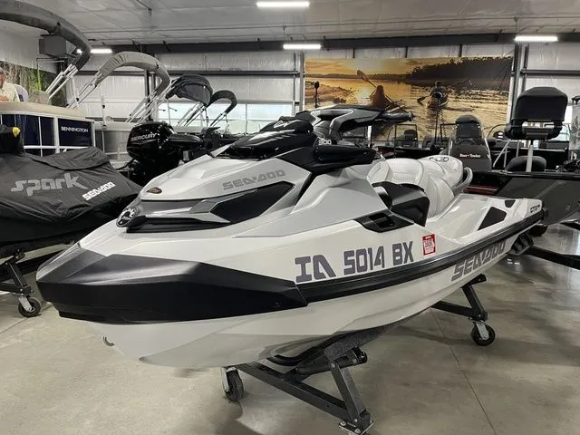 Slide: The Image of Sea-Doo GTX 2024 - 3