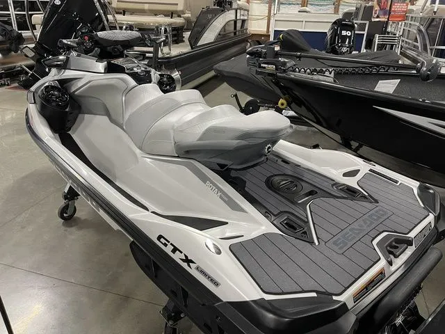 Slide: The Image of Sea-Doo GTX 2024 - 4