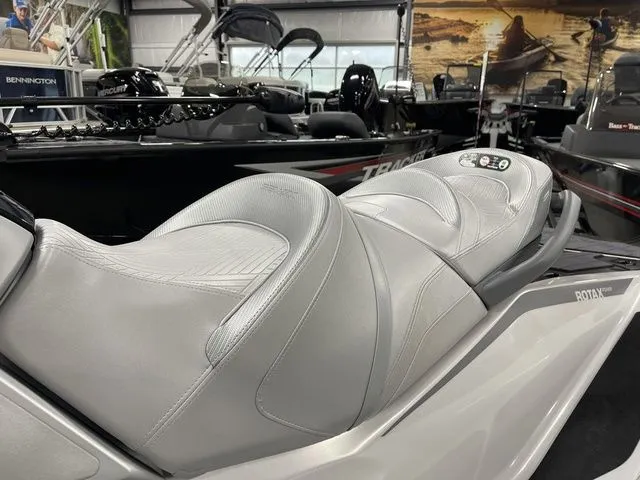 Slide: The Image of Sea-Doo GTX 2024 - 5
