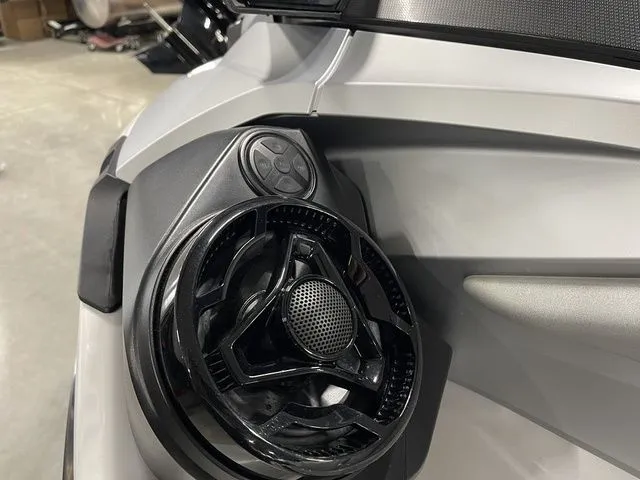 Slide: The Image of Sea-Doo GTX 2024 - 8
