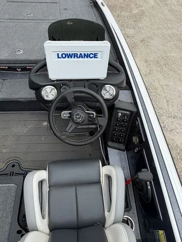 Slide: The Image of Phoenix Bass Boat 721 ProXP 2023 - 4