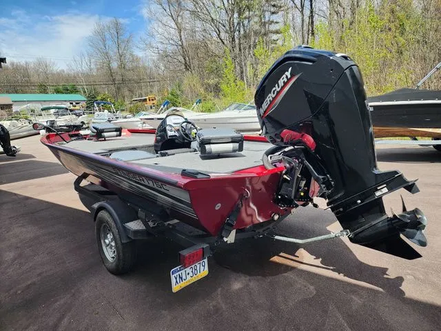 Slide: The Image of Lowe Stinger 175C 2021 - 4