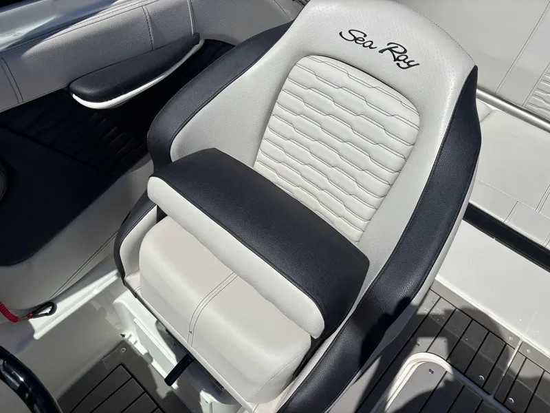 Slide: The Image of 2022 Sea Ray SPX 190 boat seat in black and white. - 5