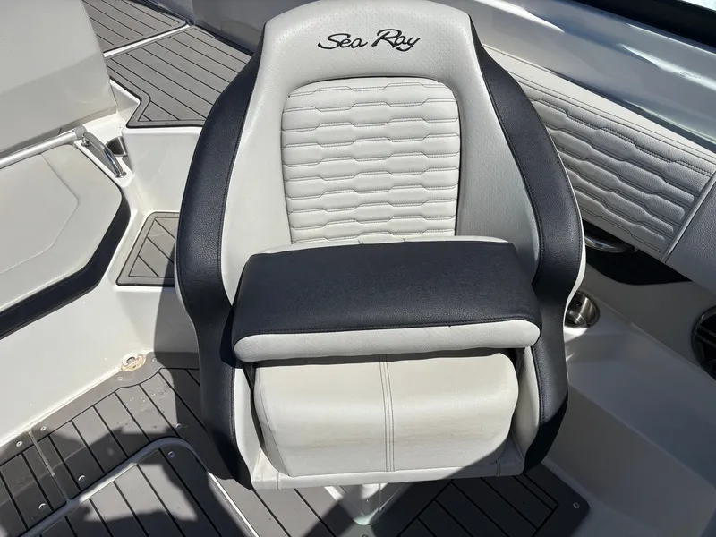 Slide: The Image of 2022 Sea Ray SPX 190 boat seat with modern design. - 6