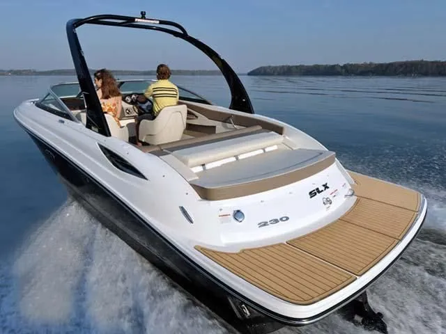 Slide: The Image of Sea Ray SLX 230 2013 - 11