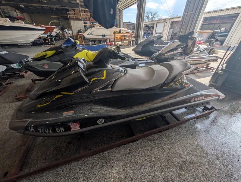 The Image of Yamaha VX1100B-PB 2015 - 1