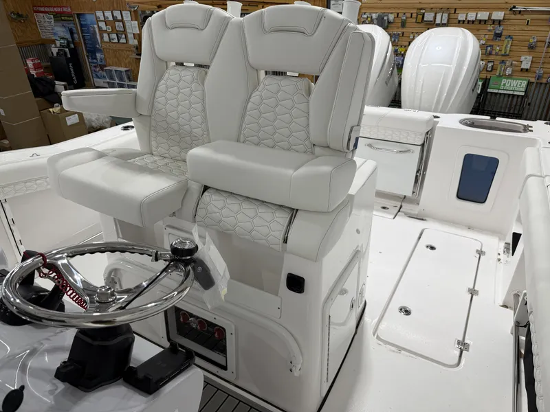 Slide: The Image of Tidewater 282 CC Adventure 2026 - 11