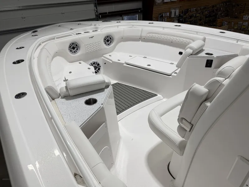 Slide: The Image of Tidewater 282 CC Adventure 2026 - 17