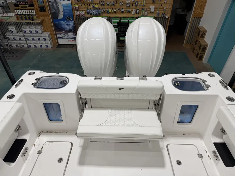 Slide: The Image of Tidewater 282 CC Adventure 2026 - 9