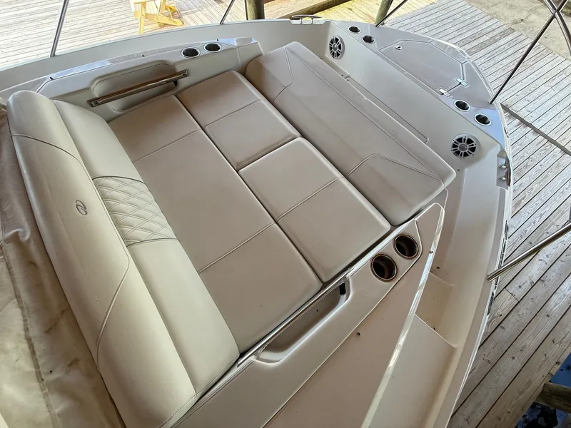 Slide: The Image of Regal 36 XO 2022 - 54