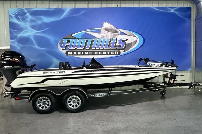 The Image of 2026 Skeeter ZX150 boat at Foothills Marine Center display. - 1