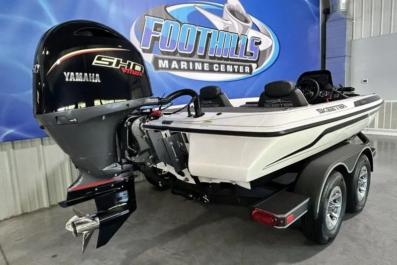 Slide: The Image of 2026 Skeeter ZX150 boat with Yamaha engine at Foothills Marine Center. - 6