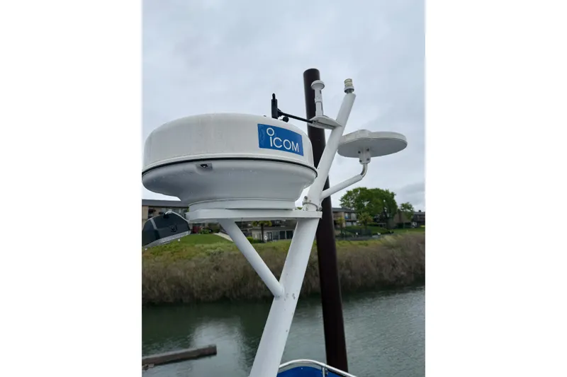Slide: The Image of Radar equipment on a 1979 Uniflite 37 Coastal Cruiser boat. - 10