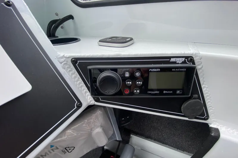 Slide: The Image of Hewescraft 190 Sea Runner 2026 with Fusion MS-RA70NSX radio. - 12