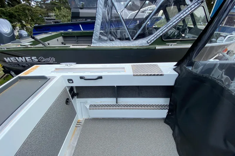 Slide: The Image of Interior of 2026 Hewescraft 190 Sea Runner with durable design. - 8