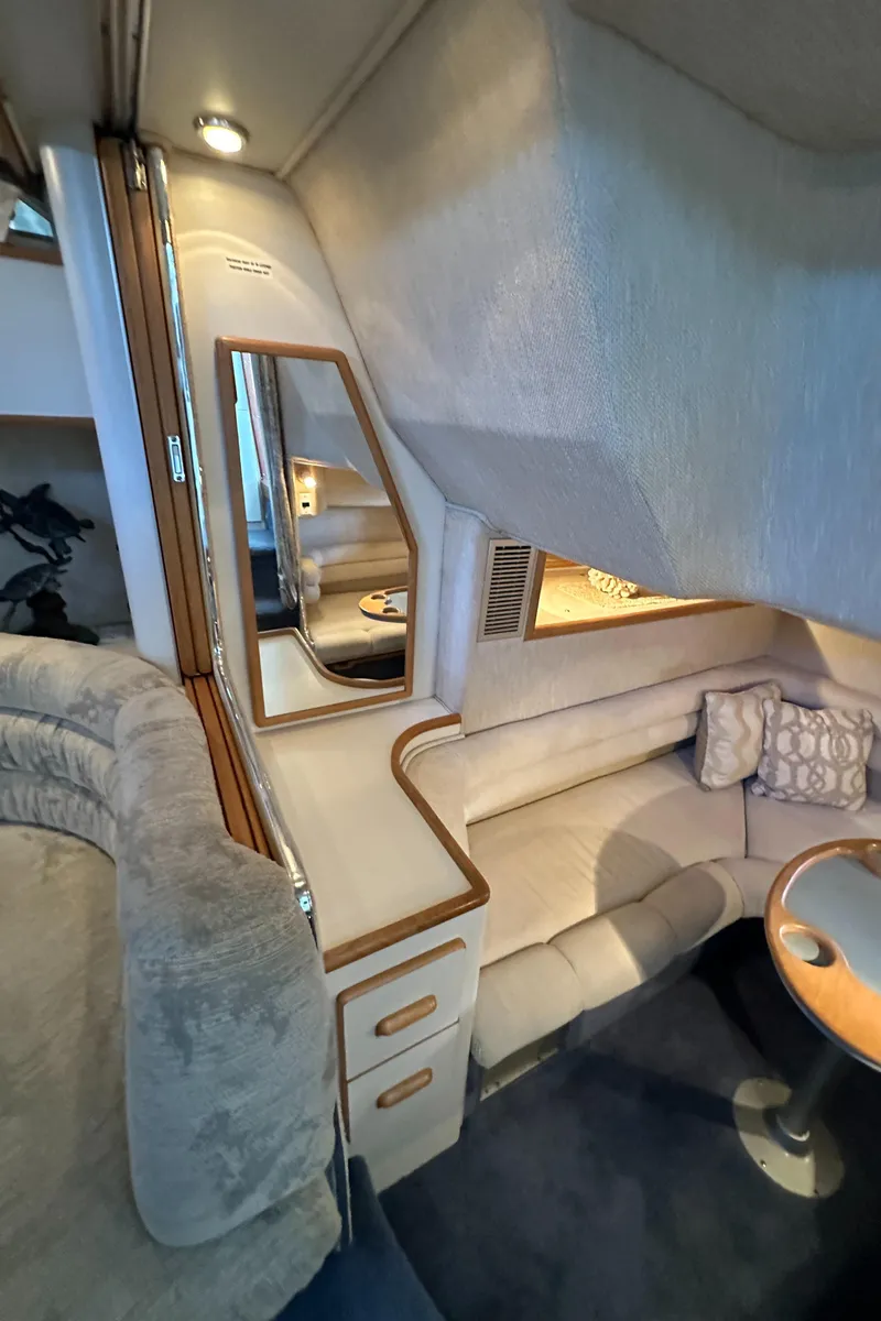 Slide: The Image of Interior of 1993 Sea Ray Sundancer 370 yacht. - 32