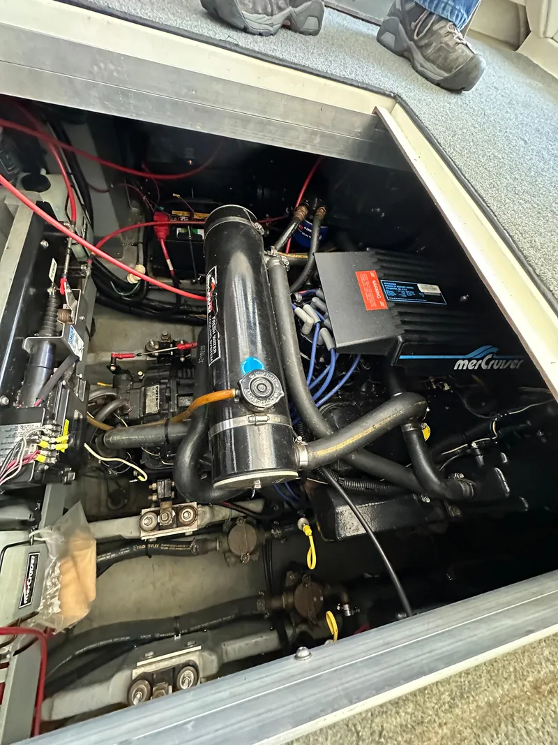 Slide: The Image of Engine compartment of a 1993 Sea Ray Sundancer 370 boat. - 38