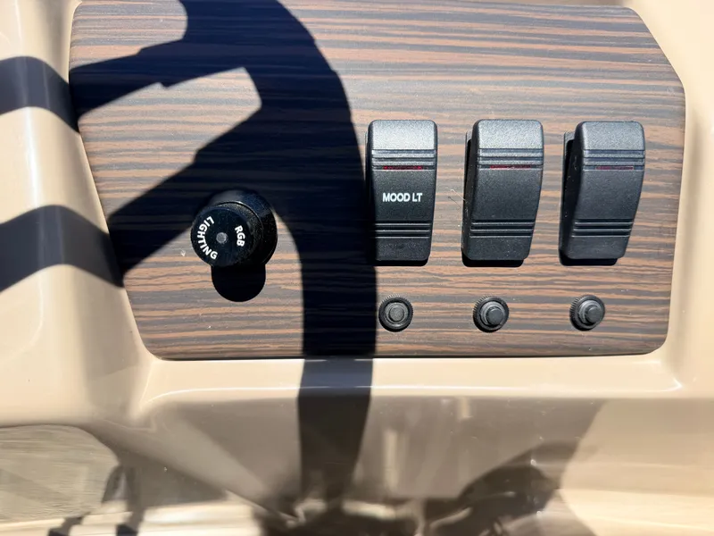 Slide: The Image of Bennington 20 SX Cruise & 90HP Yamaha 4Stroke - $31,995 2023 - 22