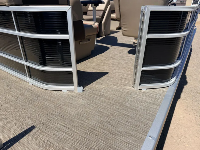 Slide: The Image of Bennington 20 SX Cruise & 90HP Yamaha 4Stroke - $31,995 2023 - 38