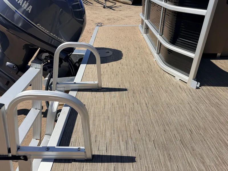 Slide: The Image of Bennington 20 SX Cruise & 90HP Yamaha 4Stroke - $31,995 2023 - 39