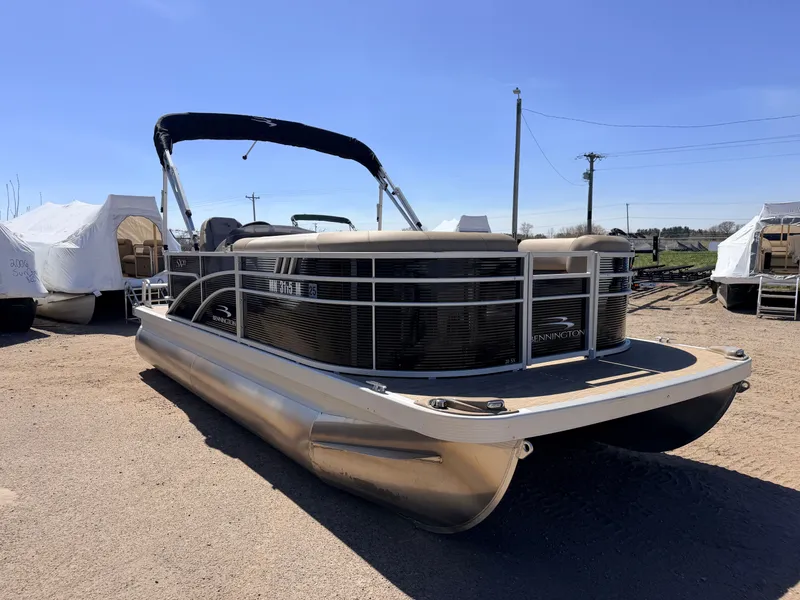 Slide: The Image of Bennington 20 SX Cruise & 90HP Yamaha 4Stroke - $31,995 2023 - 58