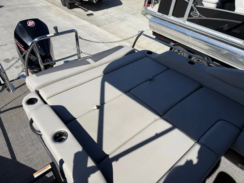 Slide: The Image of Barletta Cabrio Ultra-Lounge C22U W/ 200 Mercury ProXS! 2025 - 11