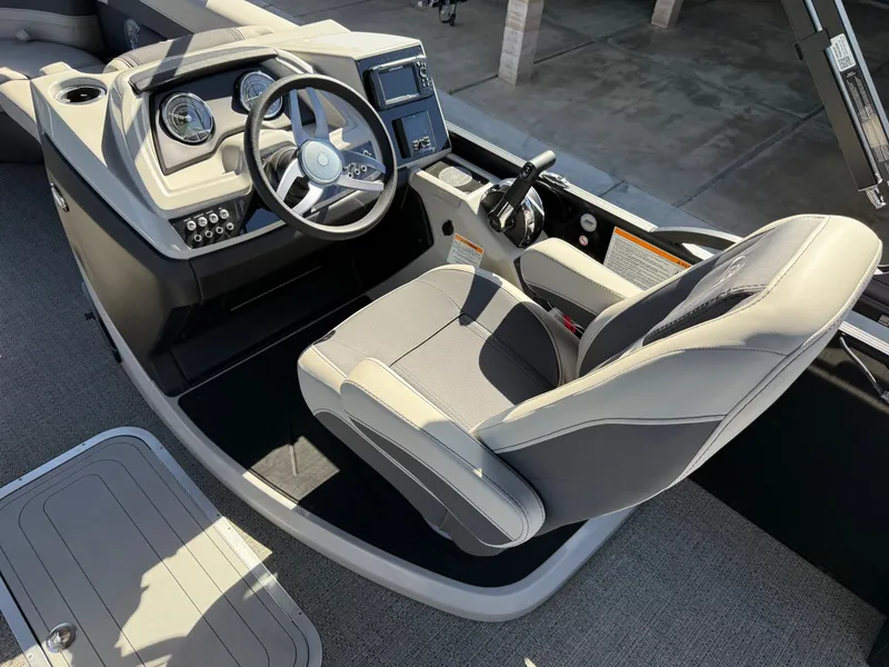 Slide: The Image of Barletta Cabrio Ultra-Lounge C22U W/ 200 Mercury ProXS! 2025 - 14