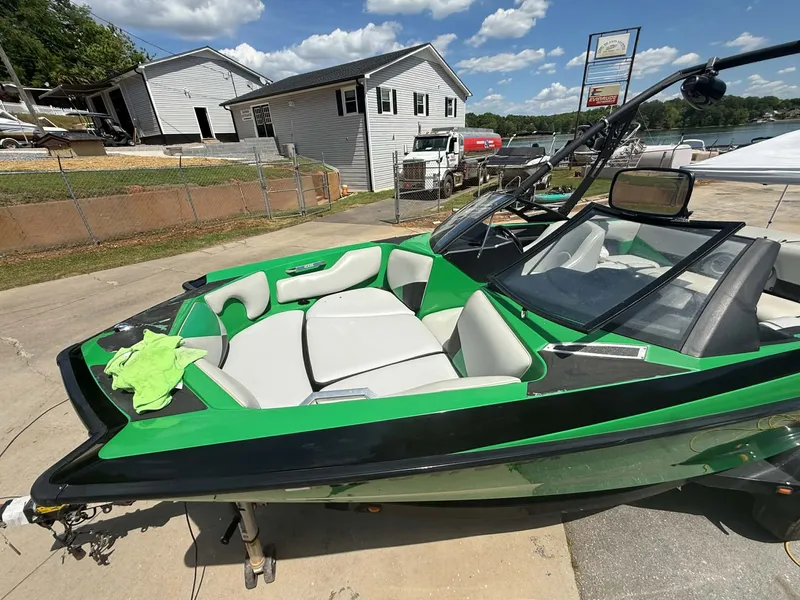 Slide: The Image of Axis Wake Research A20 2012 - 19