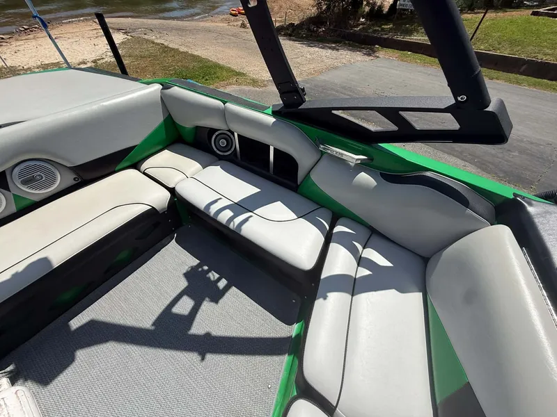 Slide: The Image of Axis Wake Research A20 2012 - 22