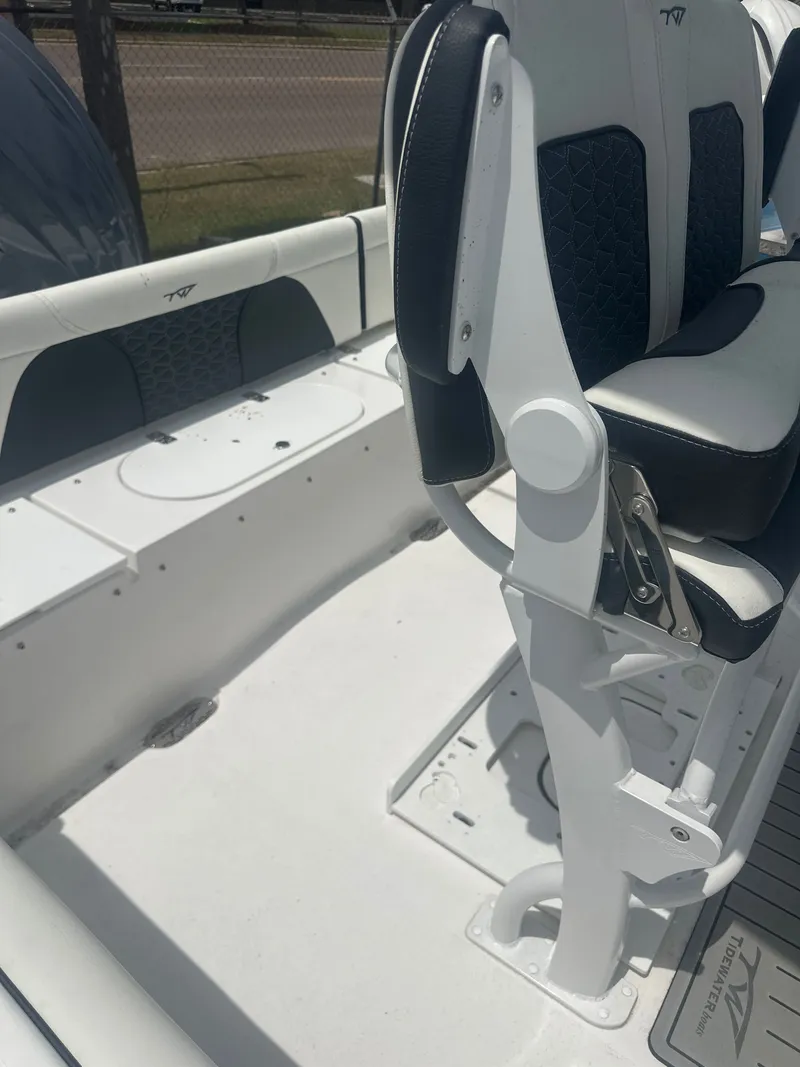 Slide: The Image of Tidewater 232 LXF 2026 - 6